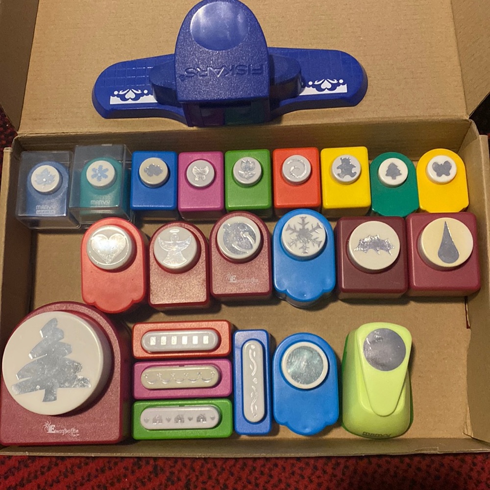 Lot of 23 Crafting Hole Punches!!!